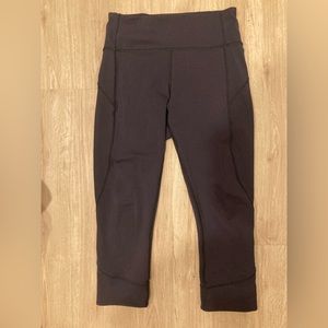 Lululemon In Movement Cropped Leggings. Size 6.